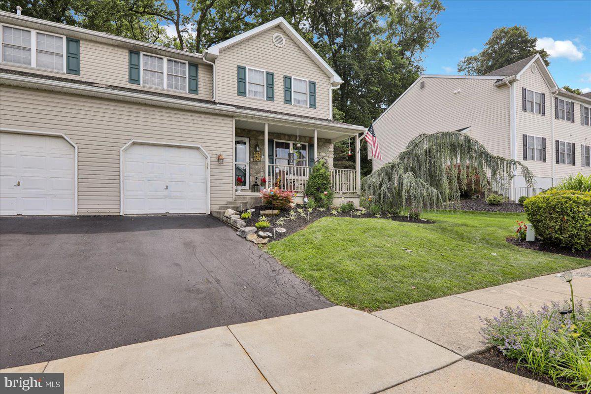 Property Photo: 238 Bainbridge Circle PA 19608