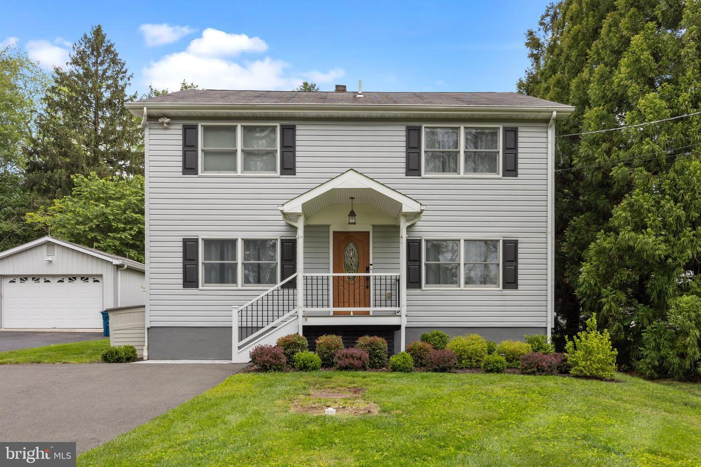 Property Photo: 11 Wildwood Way NJ 08560