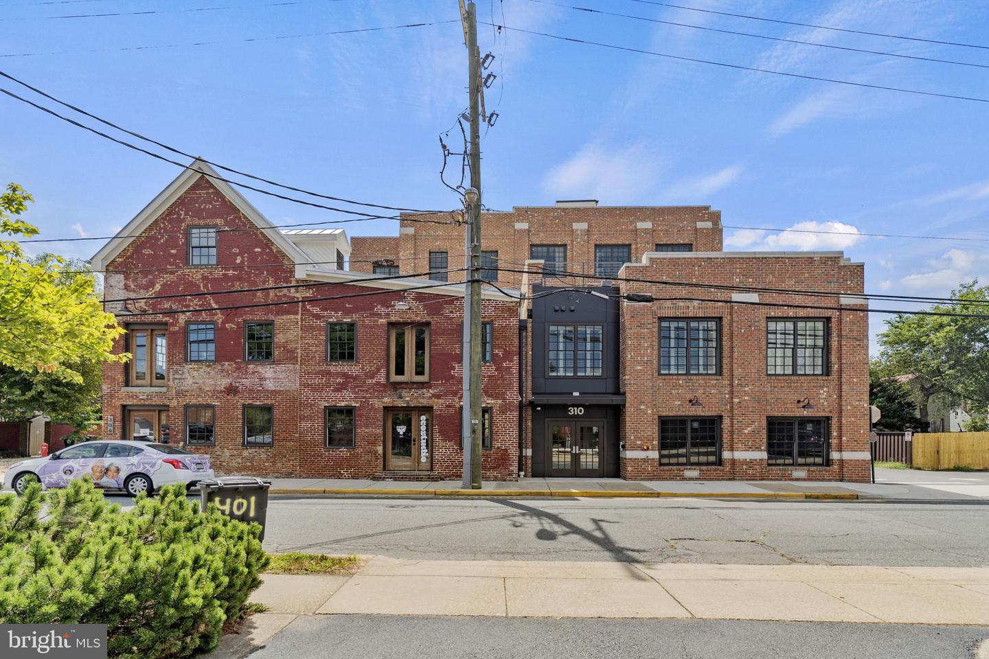 Property Photo: 310 Frederick Street 207 VA 22401