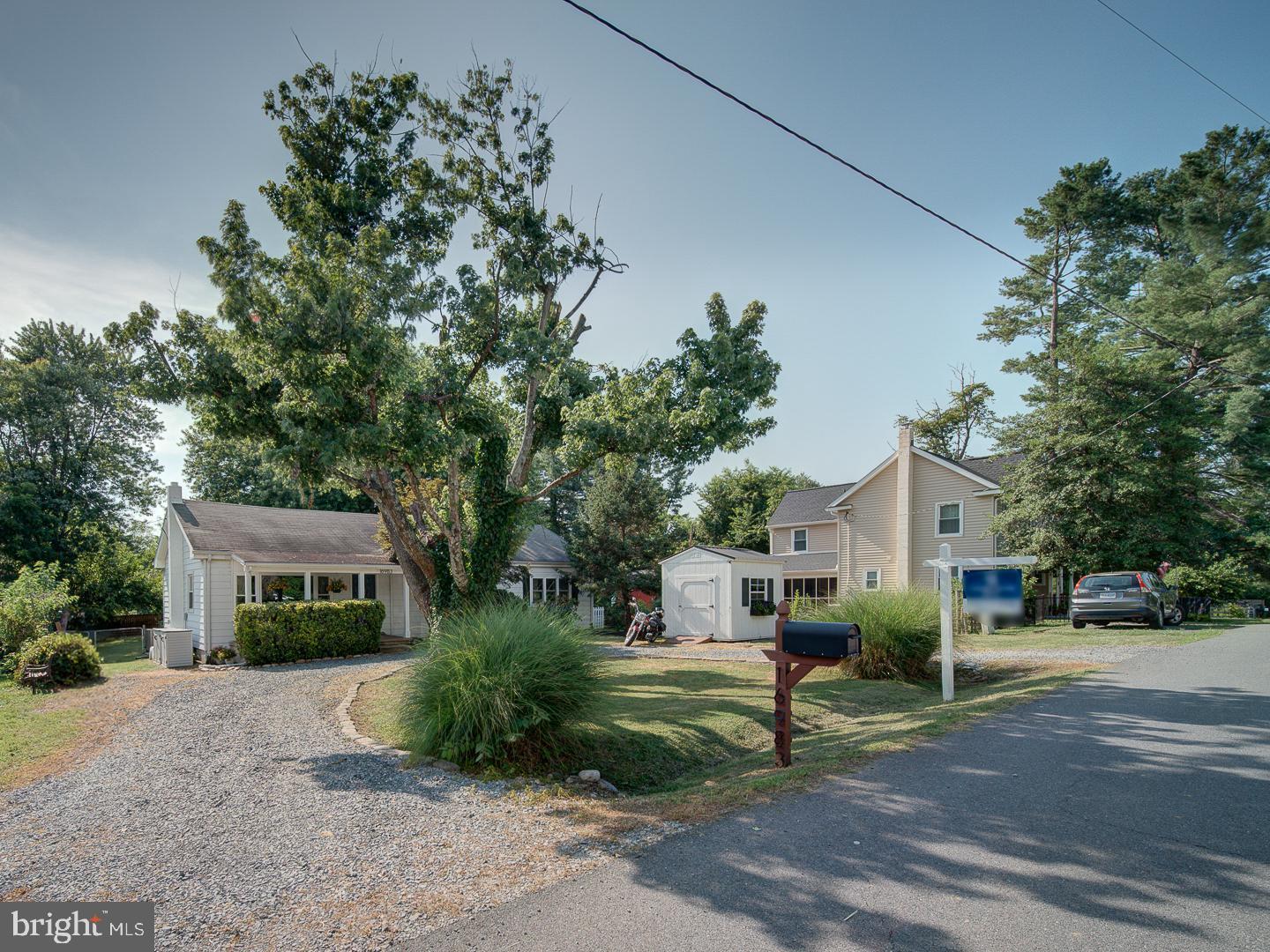 Property Photo: 16983 Simpson Circle VA 20129
