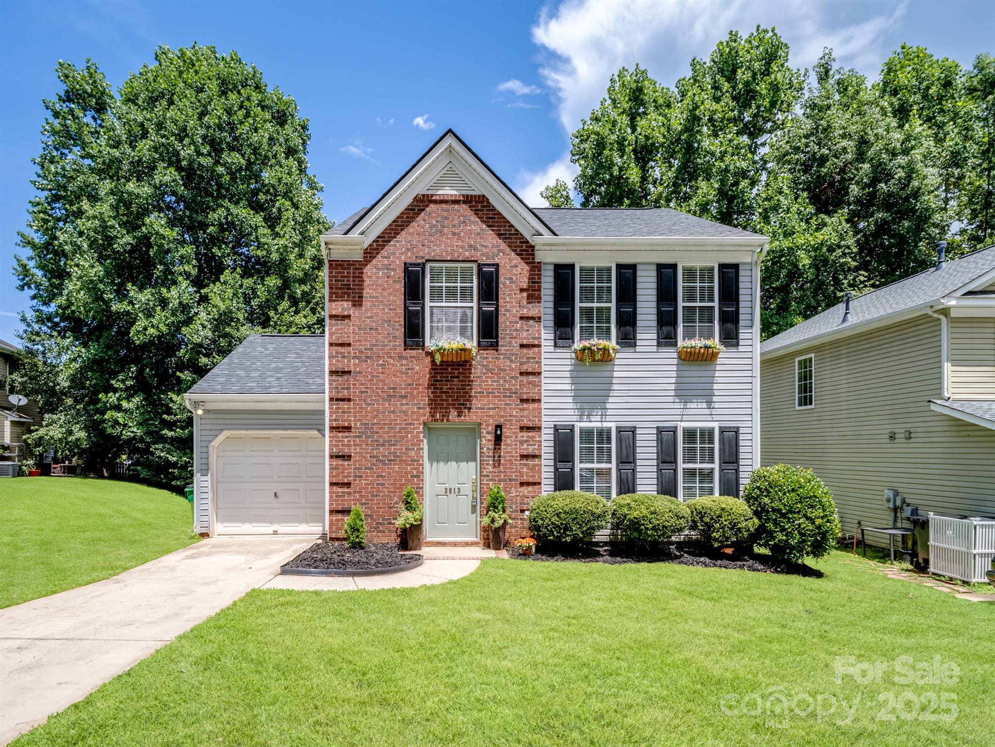Property Photo: 3813 Brookchase Lane NC 28205