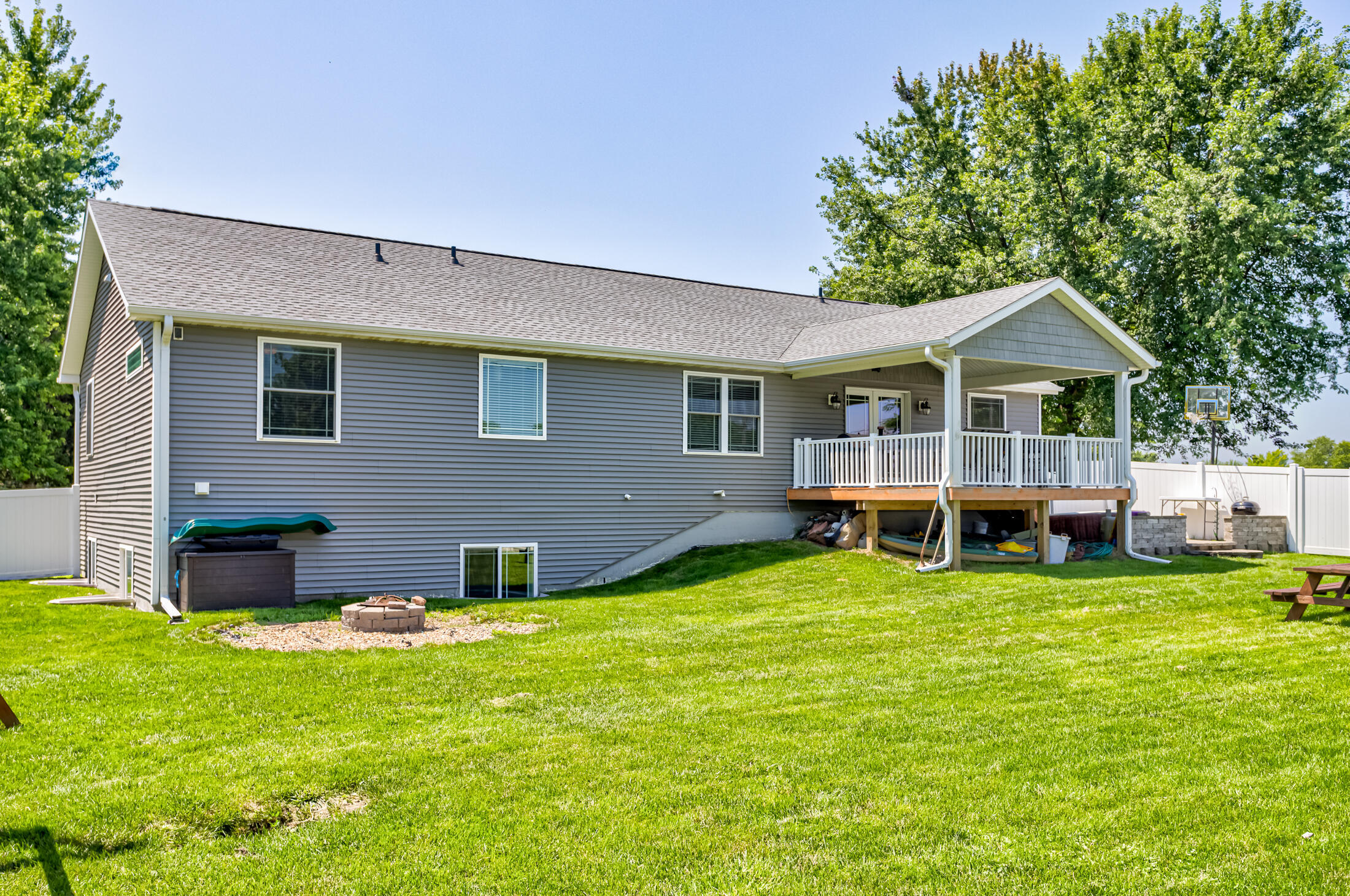 Property Photo: 623 W Mulberry Street IA 50212