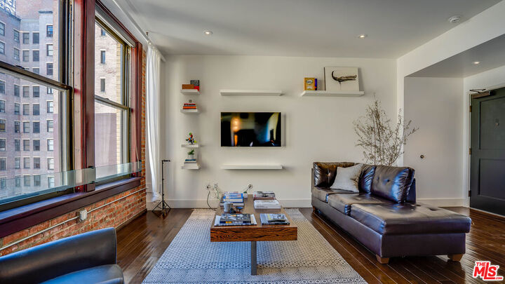 Property Photo:  460 S Spring St  CA 90013 