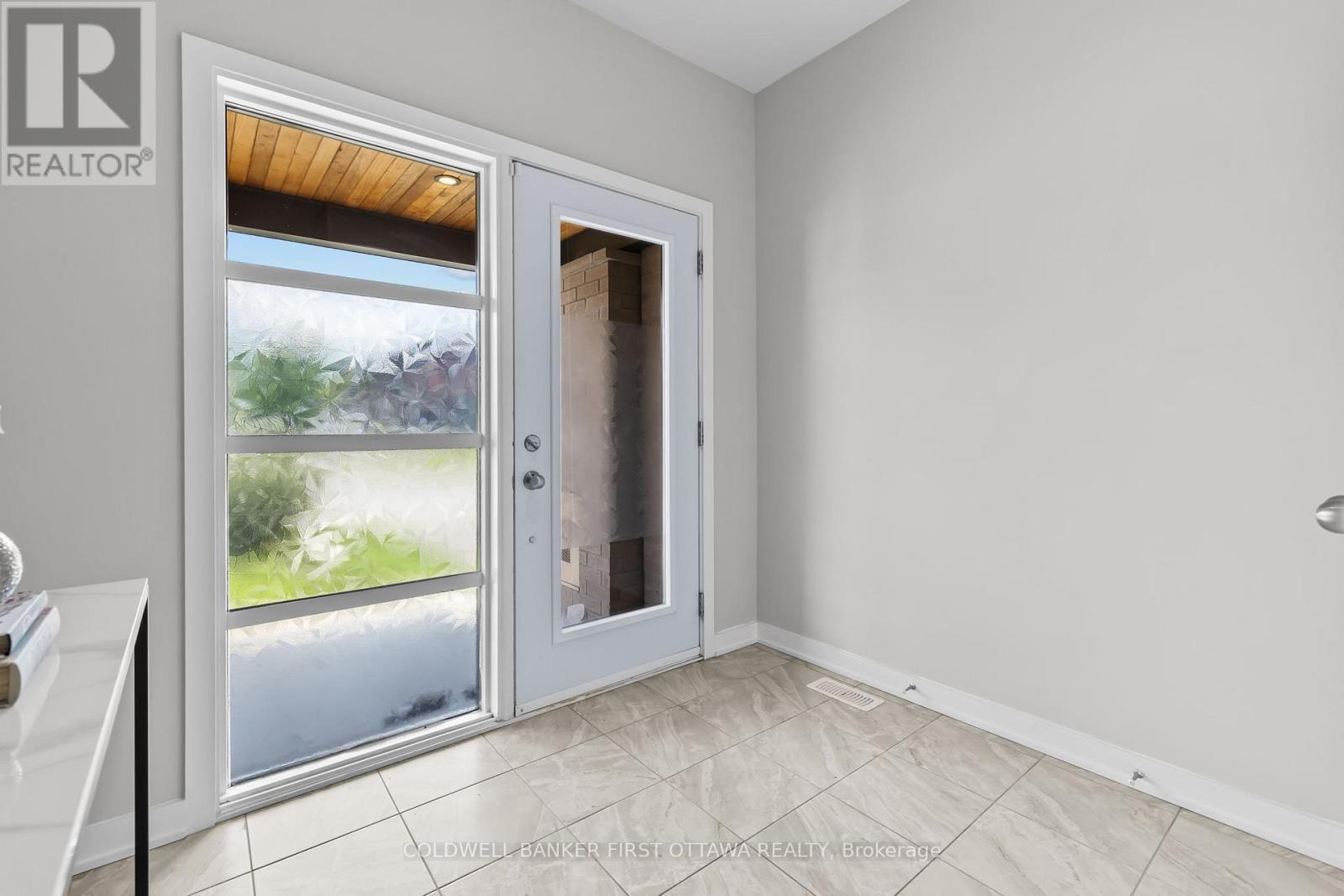 Photo de la propriété: 821 Quartet Avenue ON K1X 0C4