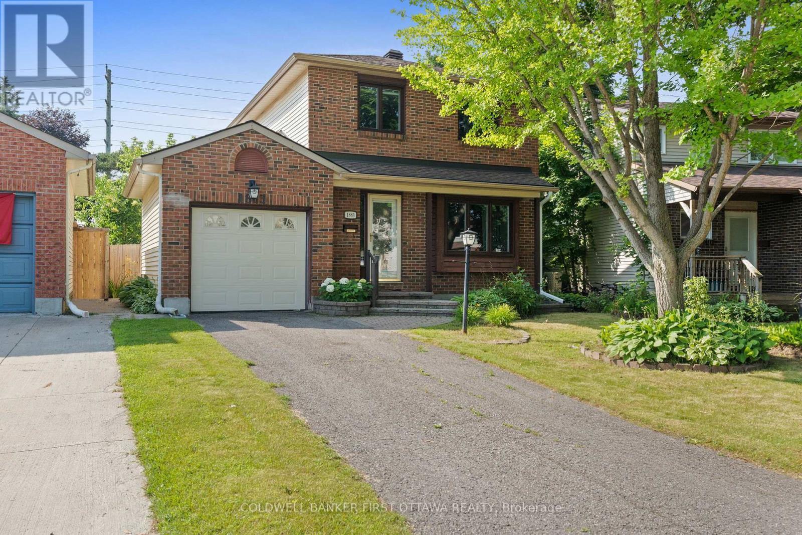 Property Photo: 1883 Des Prairies Avenue ON K1E 2R5