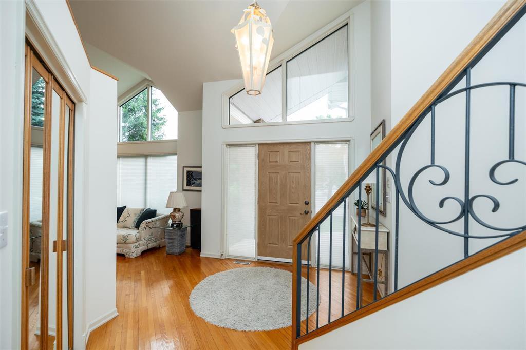 Property Photo: 85 River Pointe Drive MB R2M 5N7