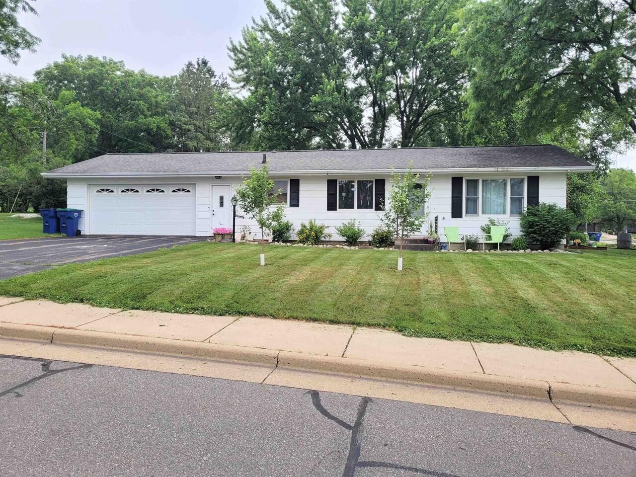 Property Photo:  404 Jensen Street  WI 54411 