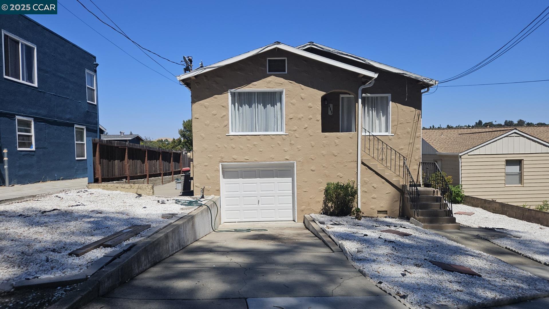 Property Photo: 655 Garretson Ave CA 94572