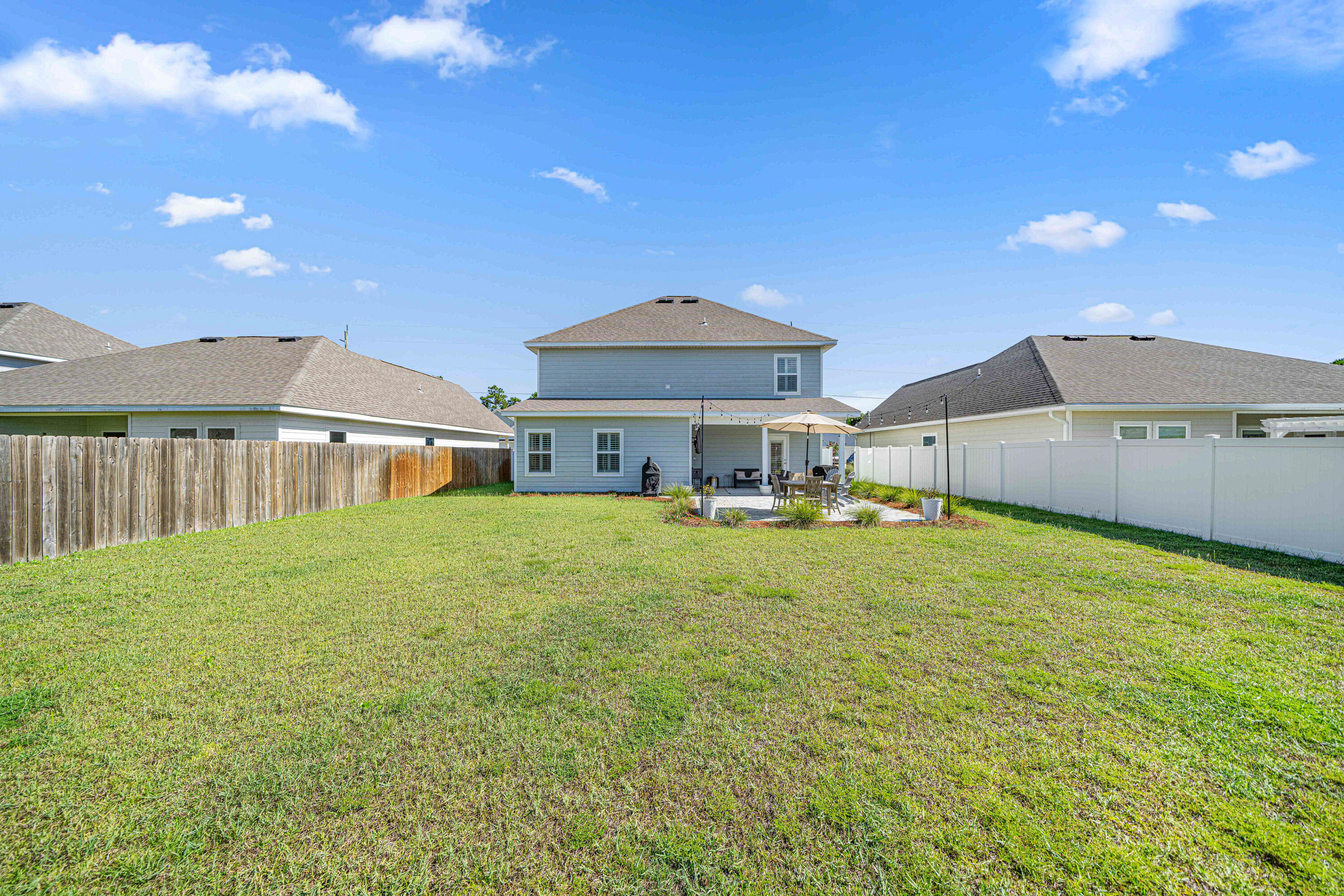 Property Photo: 599 Las Roblas Grande Drive FL 32459