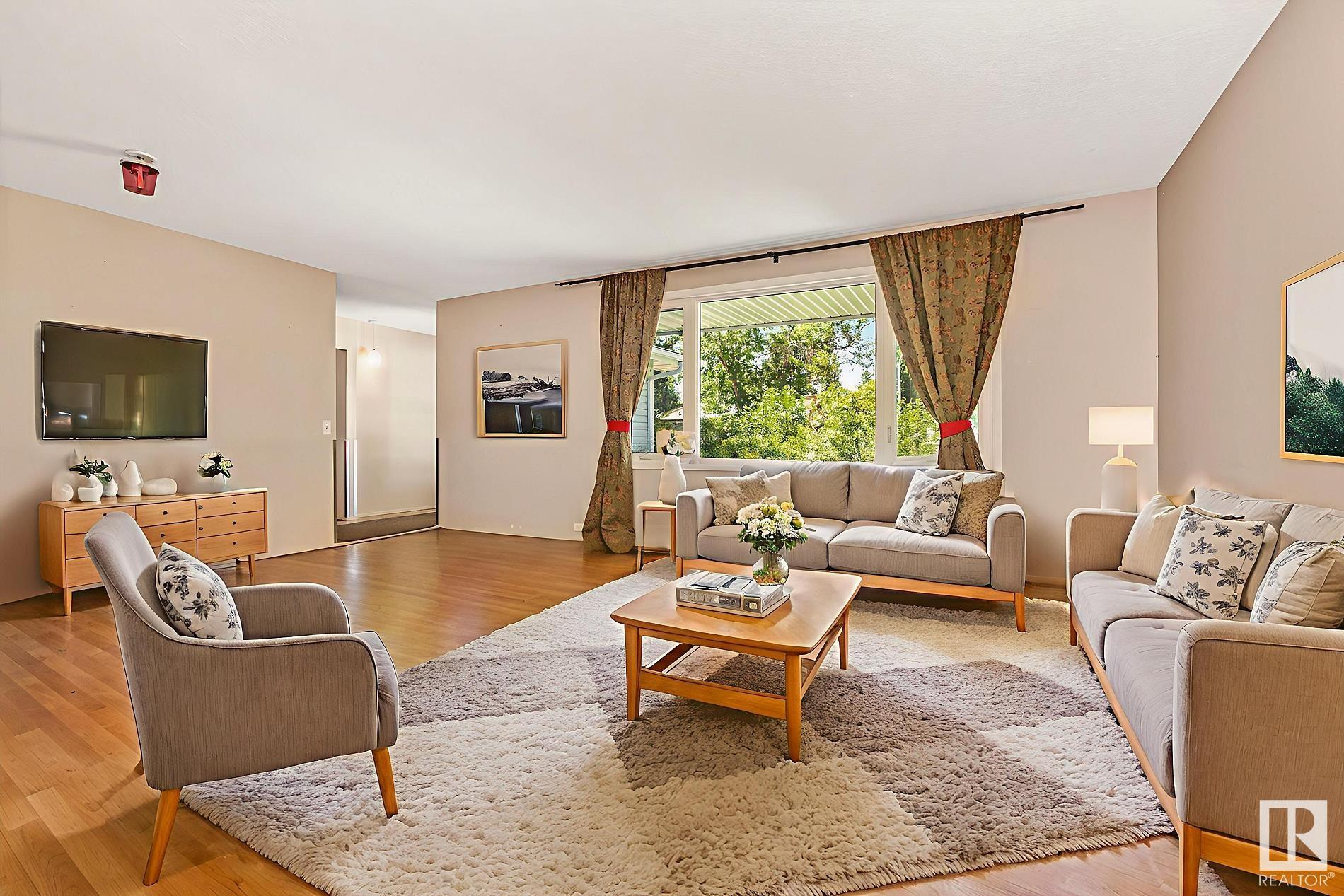 Property Photo: 572 Sage Crescent AB T8A 0N1