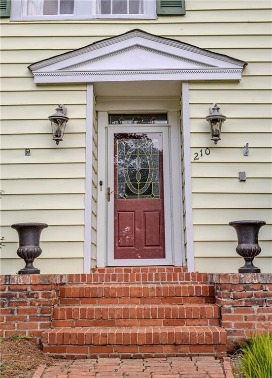 Property Photo: 210 E 9th Street E GA 30161