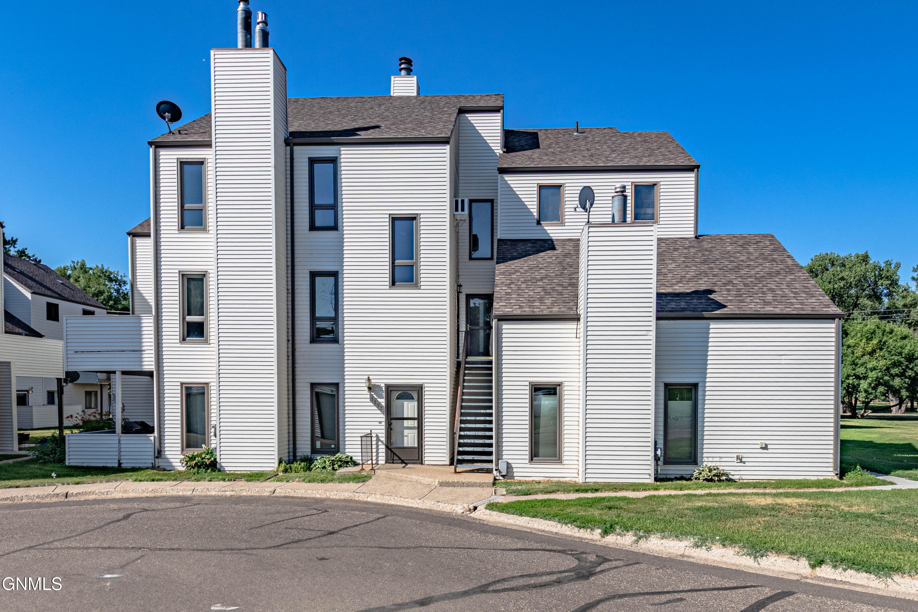 1191 Jefferson Avenue 38  Bismarck ND 58504 photo