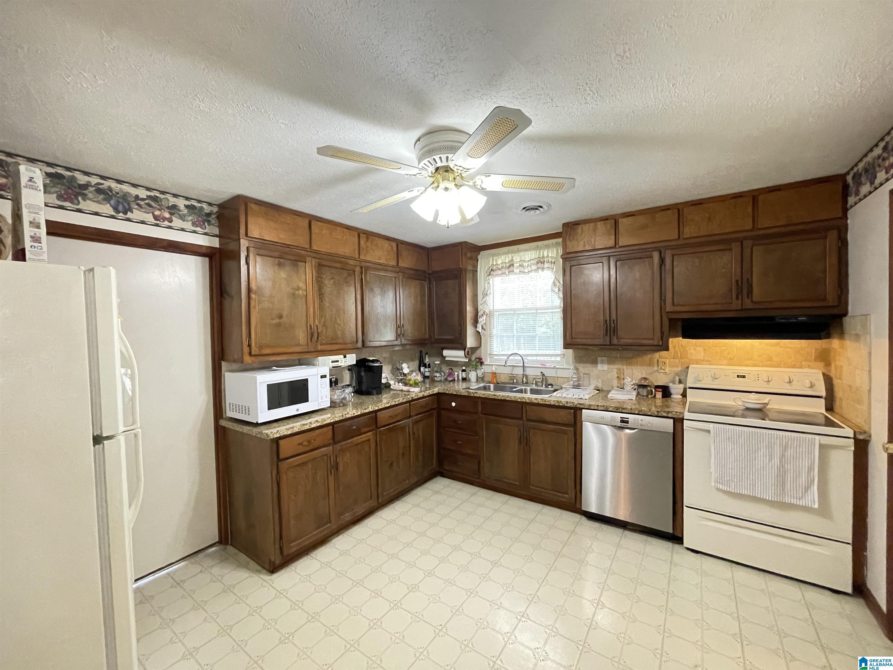 Property Photo: 109 Clemeul Drive AL 36272