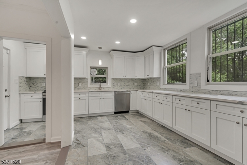 Property Photo:  125 S Munn Ave  NJ 07106 