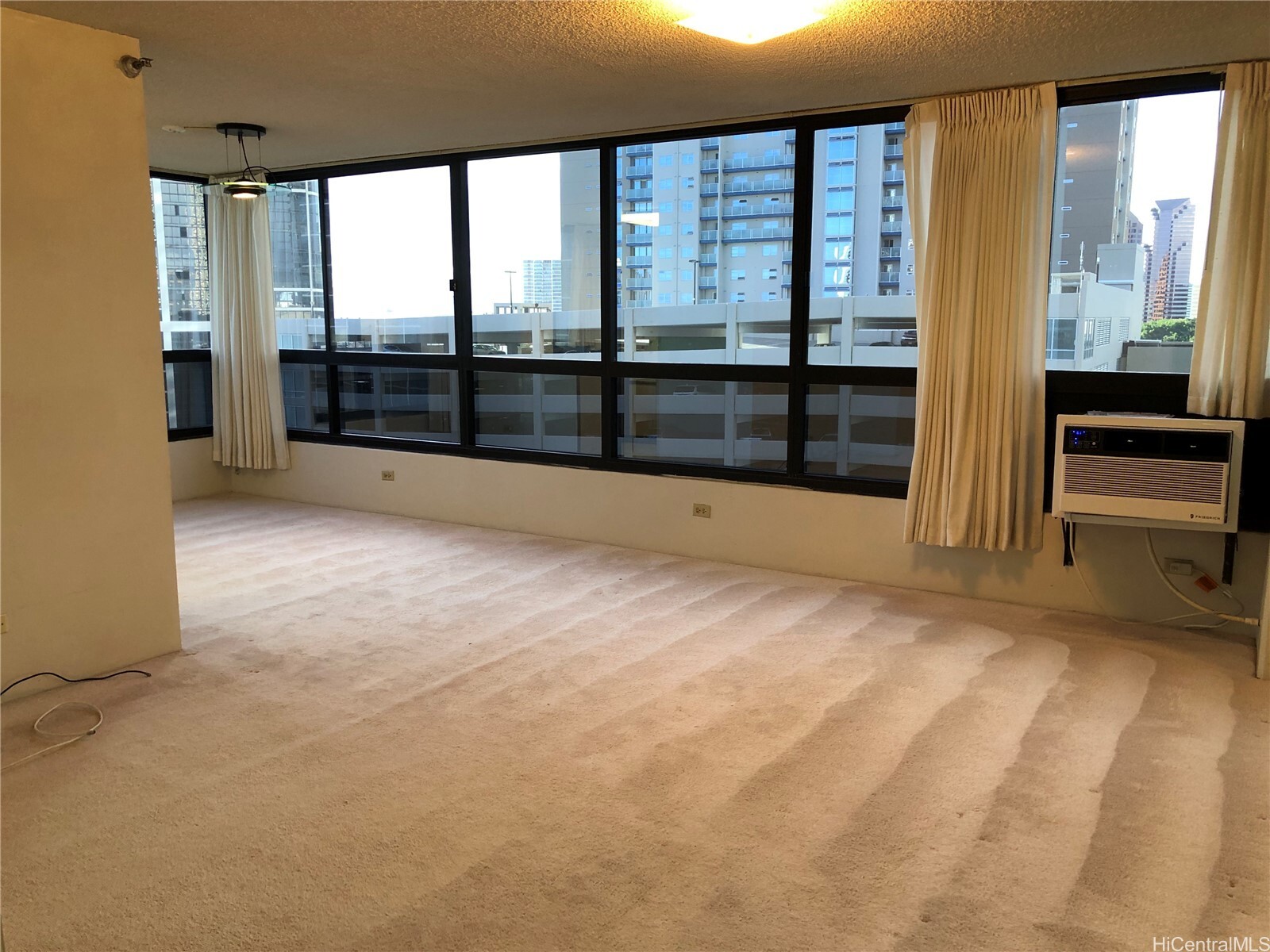 876 Curtis Street 1406  Honolulu HI 96813 photo