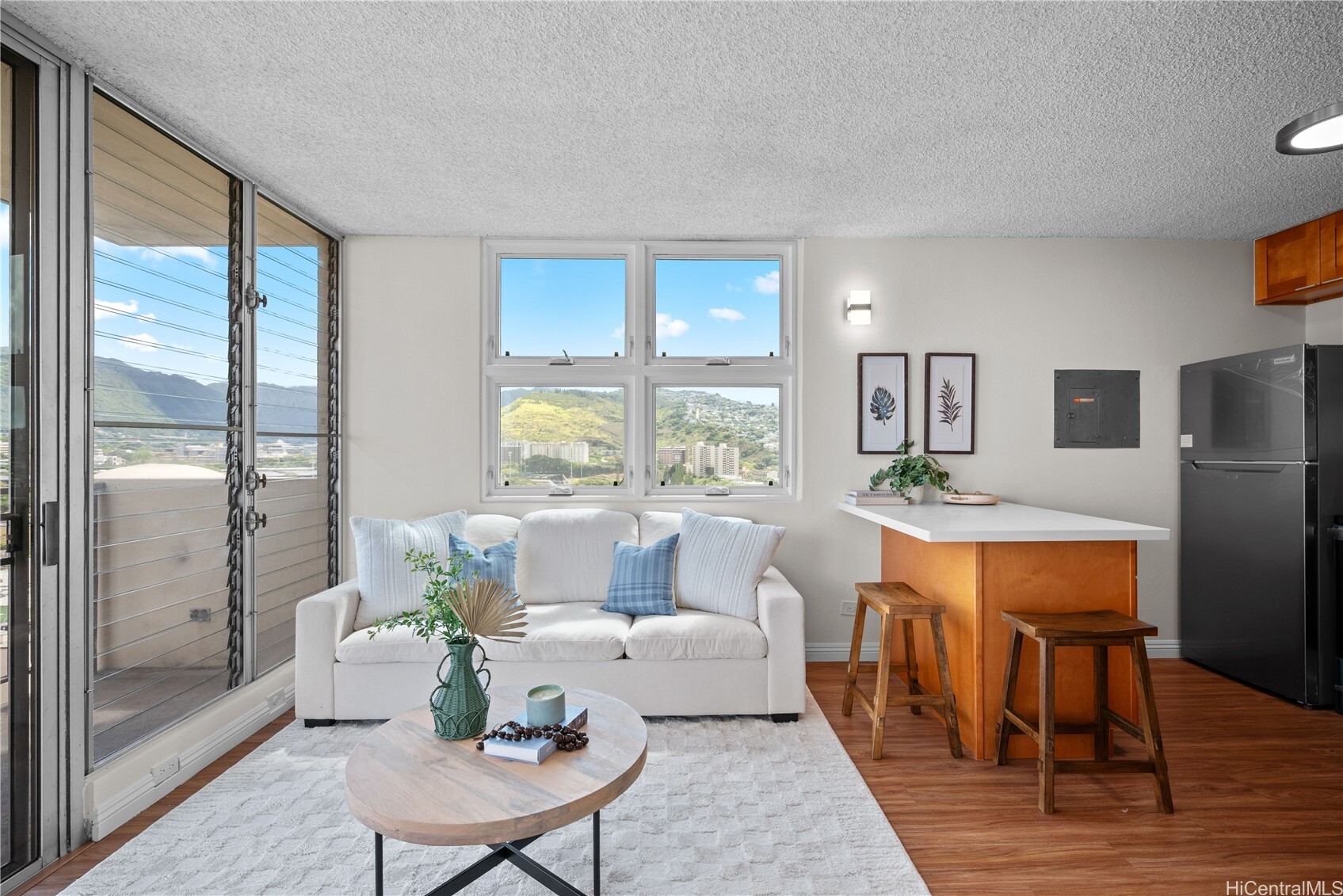 Property Photo: 2754 Kuilei Street 1601 HI 96826