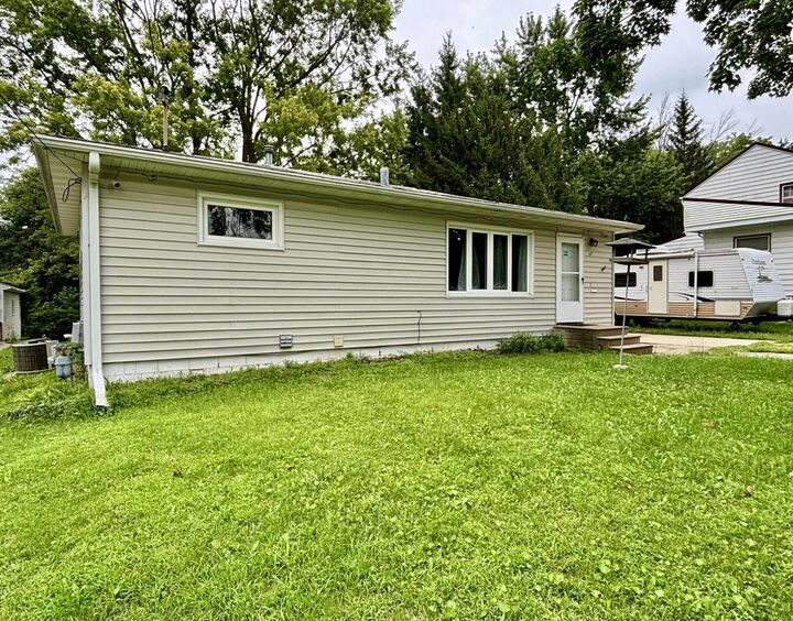 Property Photo:  107 Chicago Street  IA 50701 
