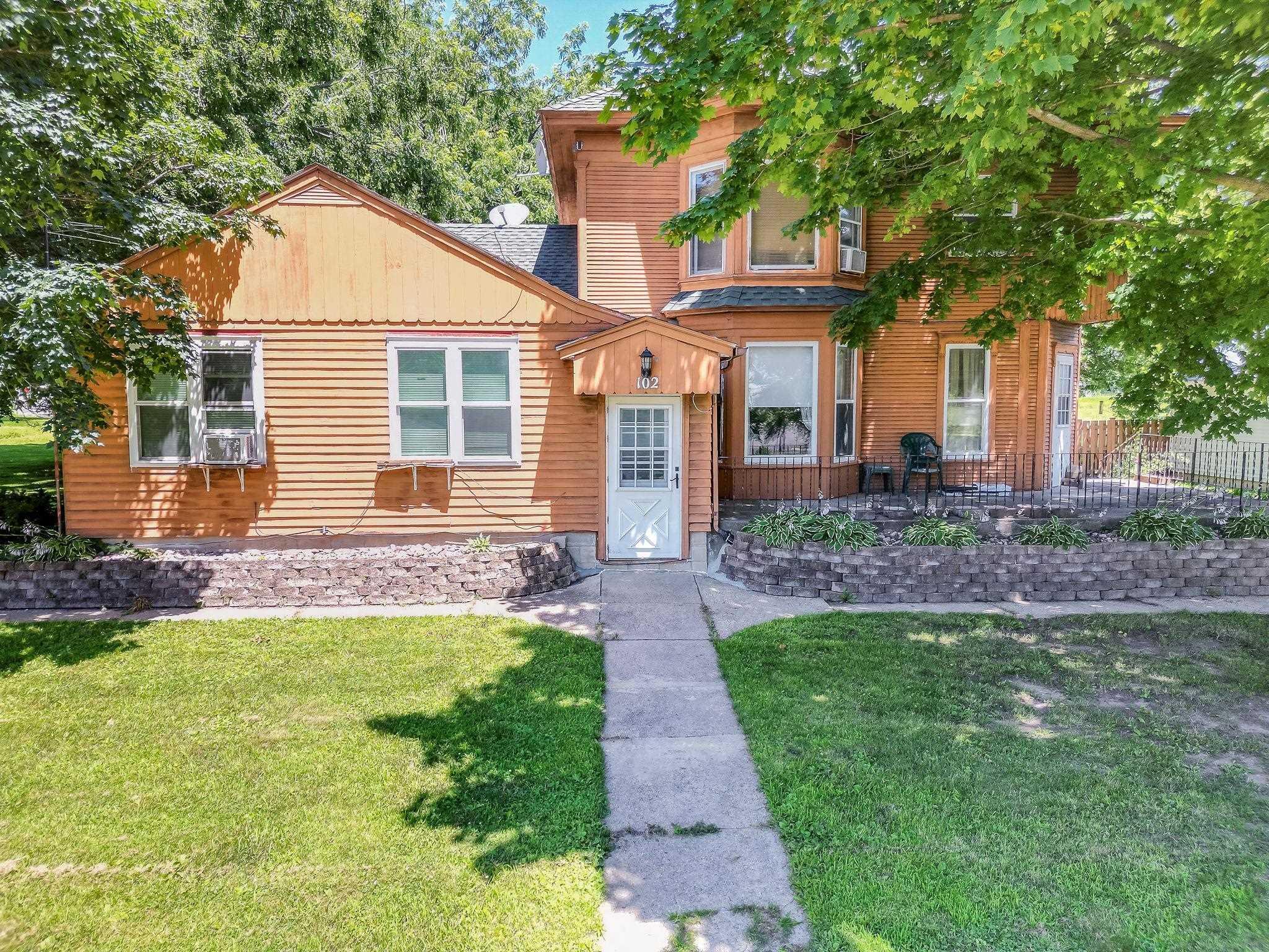 Property Photo: 102 NW 9th Avenue IA 50677