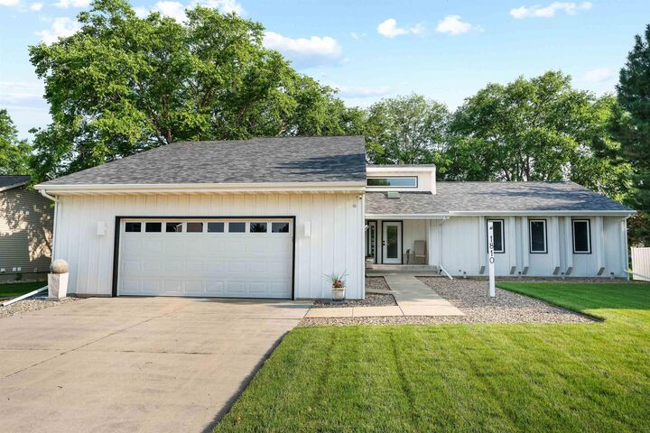 Property Photo: 1810 Donald Drive IA 50613