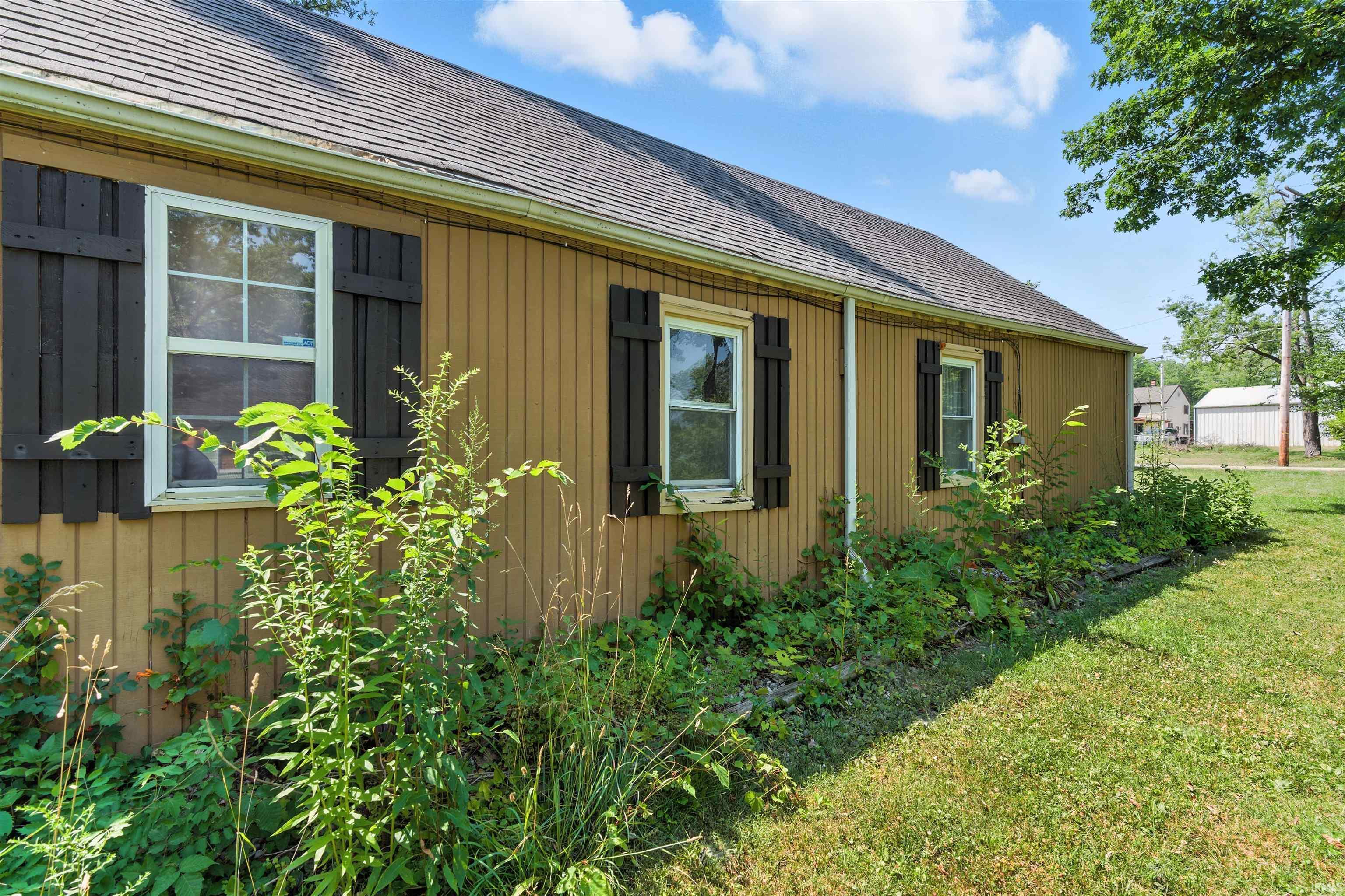 Property Photo:  1419 Wood Avenue  IN 46825 