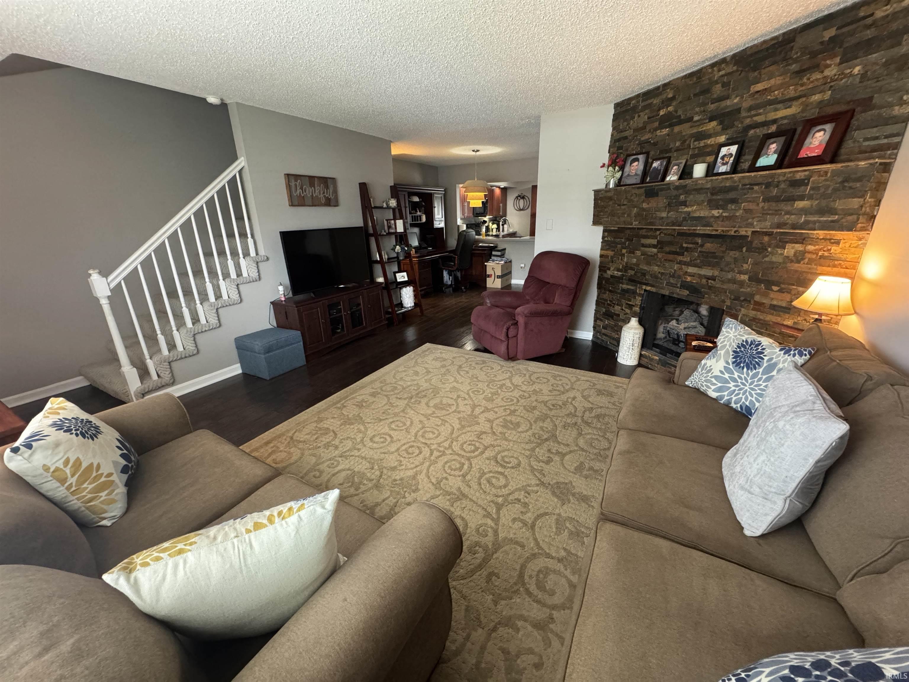 Property Photo: 107 Olde Newburgh Drive 107 IN 47630