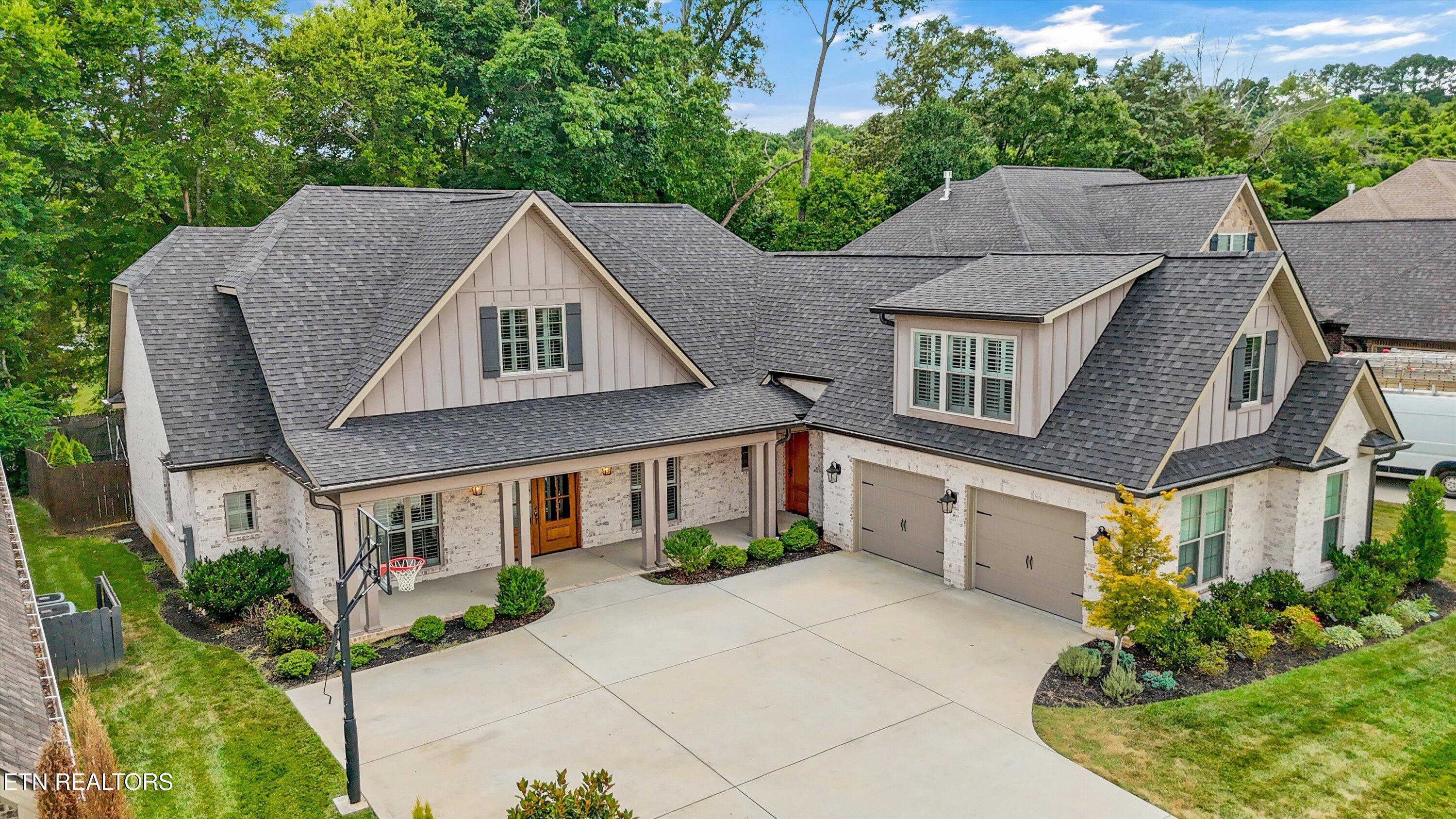 Property Photo: 1452 Turning Leaf Lane TN 37922