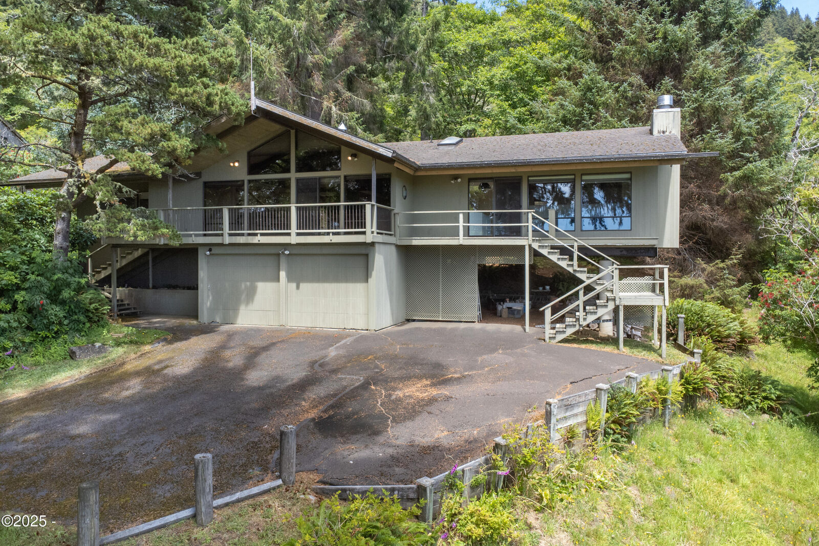 Property Photo:  2815 E Slope Road  OR 97368 