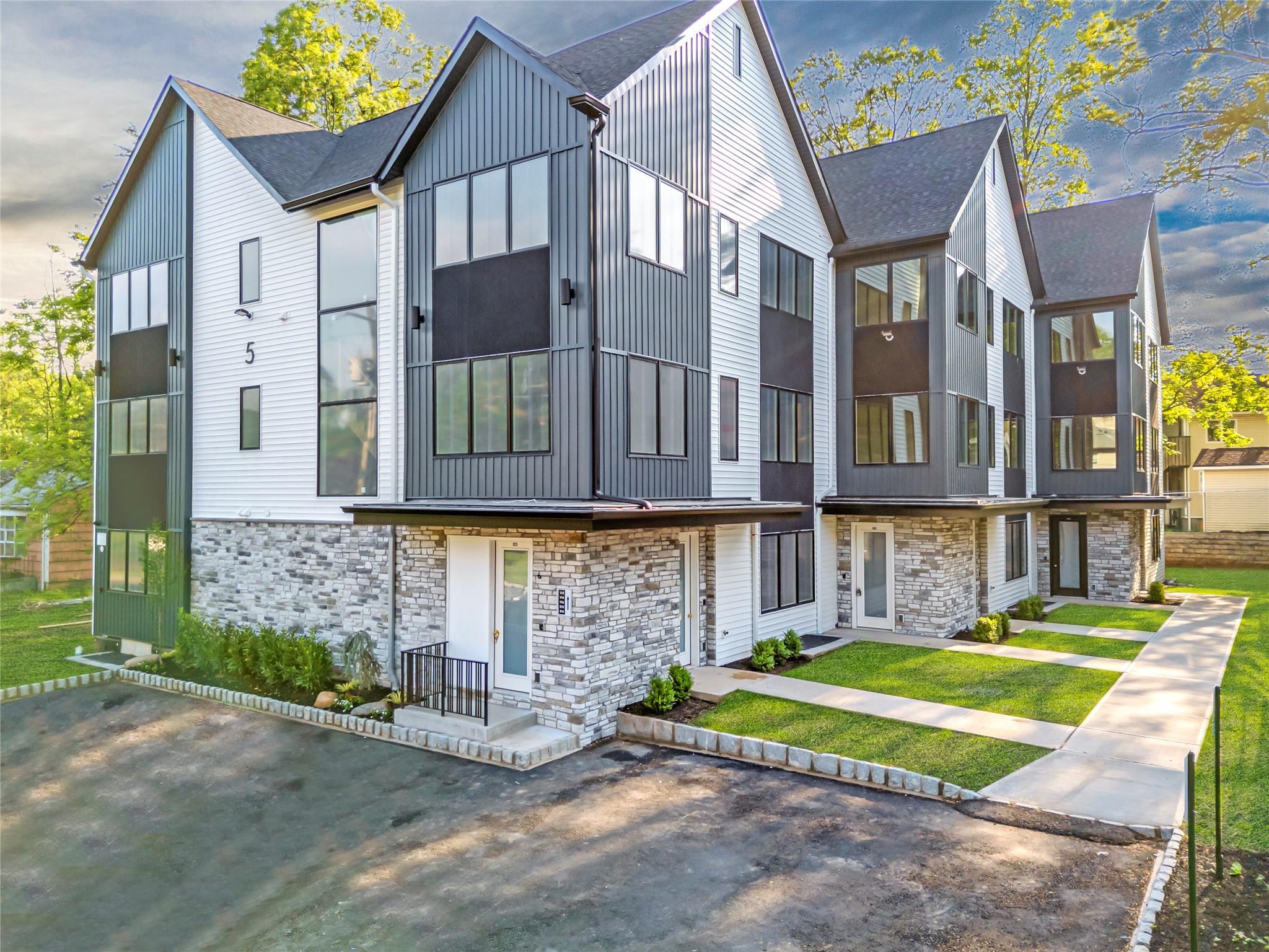 5 Francis Place 214  Monsey NY 10952 photo