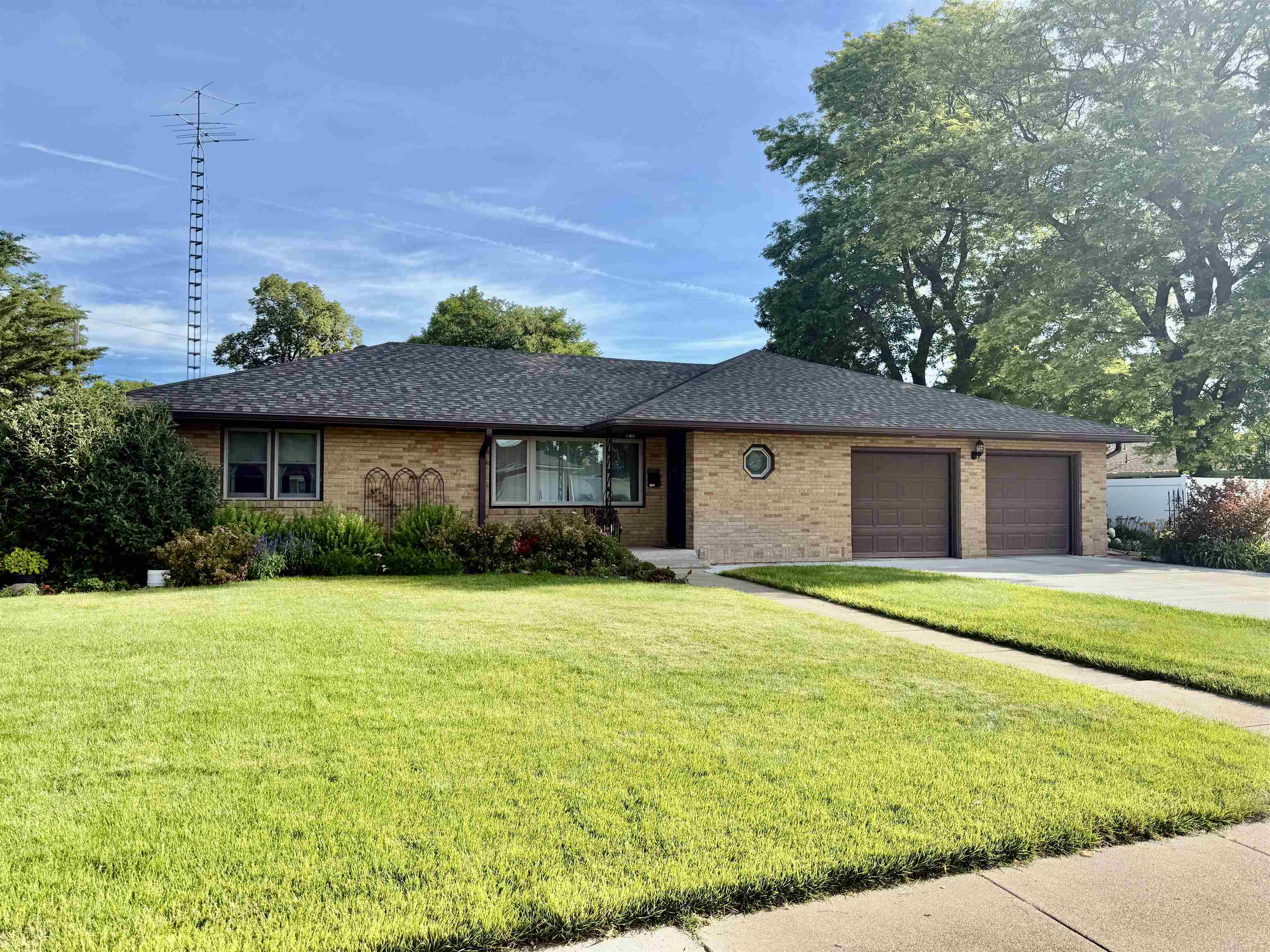 Property Photo: 1409 W C NE 69101