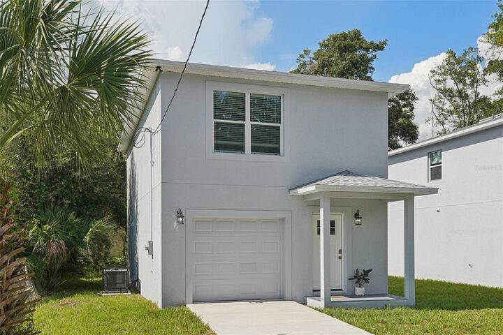 Property Photo: 2220 E Emma Street FL 33610