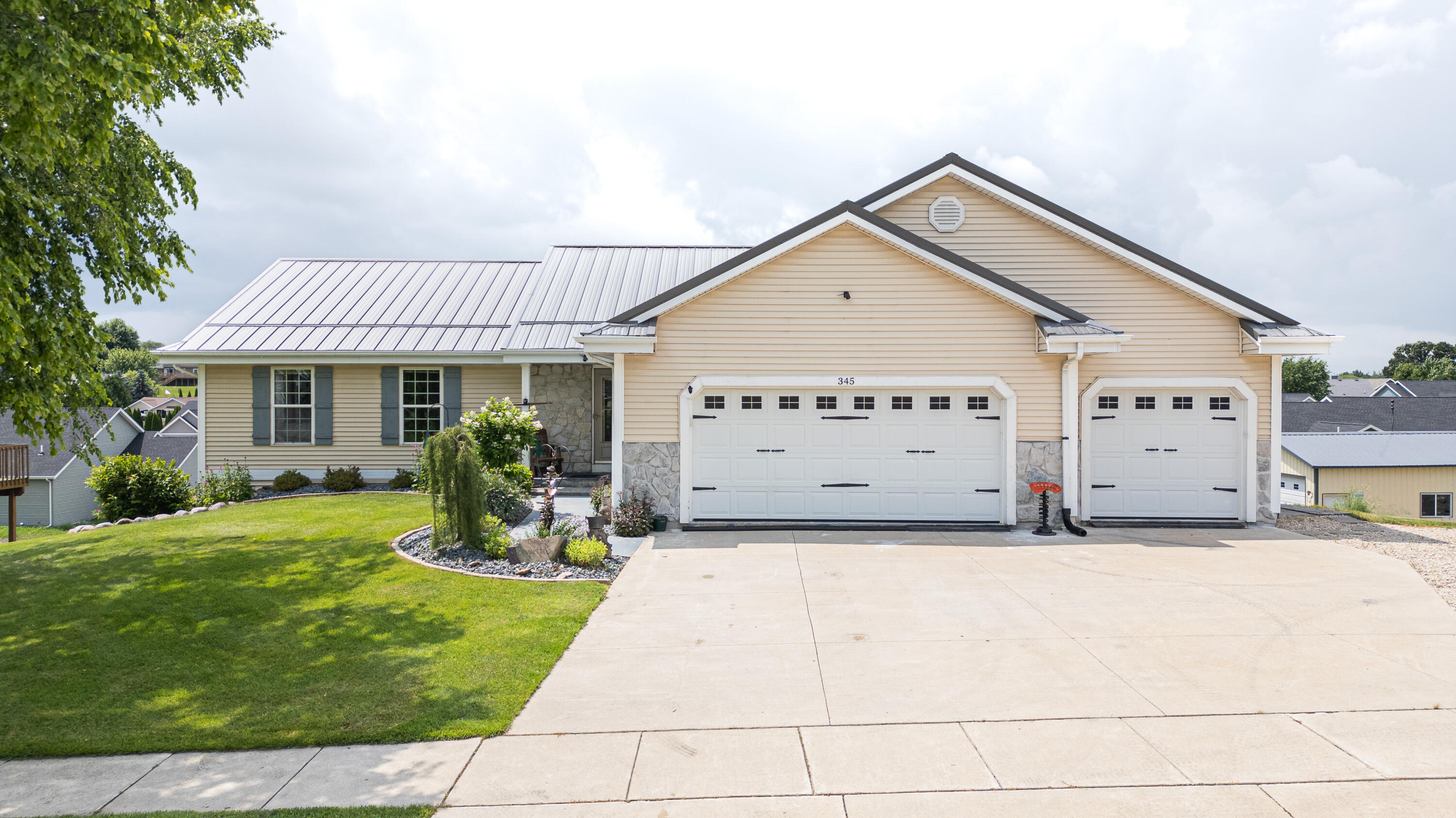 Property Photo: 345 Birchwood Ln WI 53091