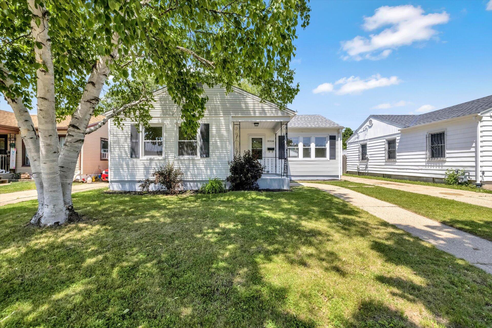 2316 W Rohr Ave  Milwaukee WI 53209 photo