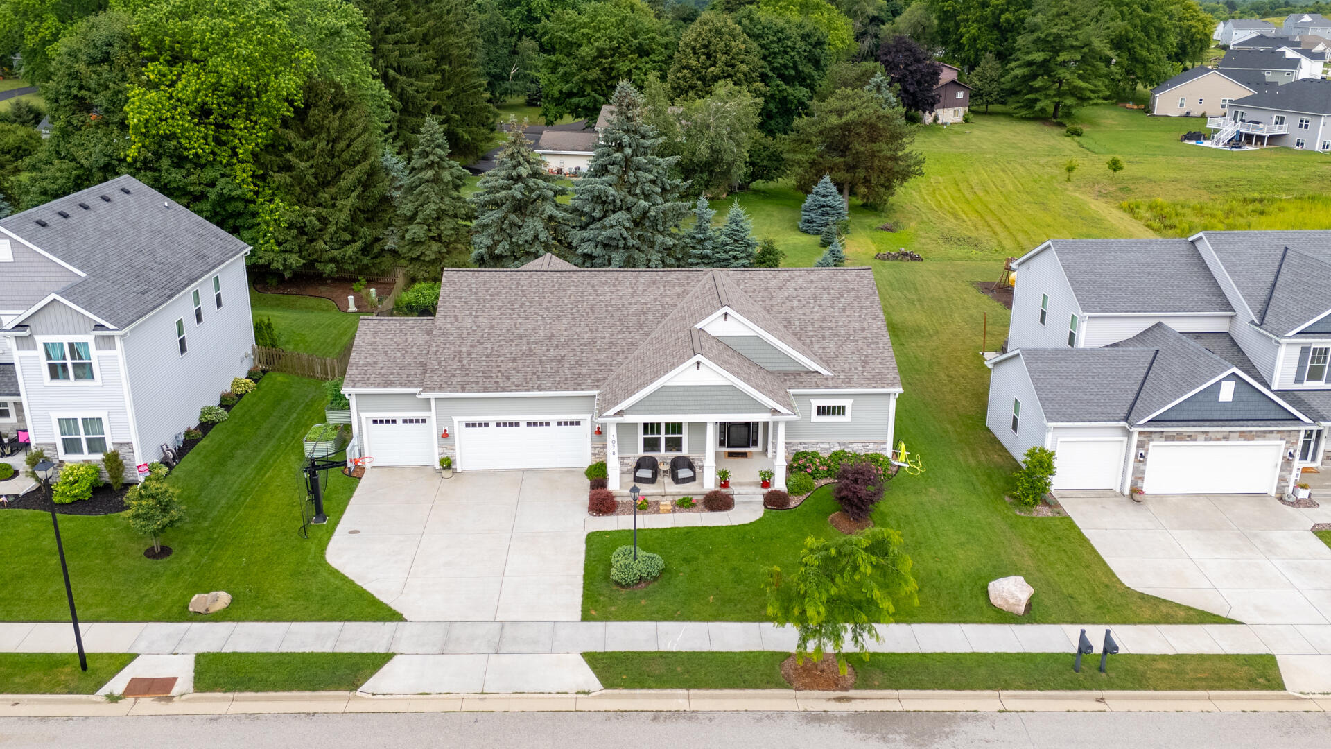 1078 Spruce Ct  Oconomowoc WI 53066 photo