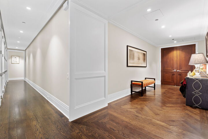 Property Photo:  159 E Walton Place 5C  IL 60611