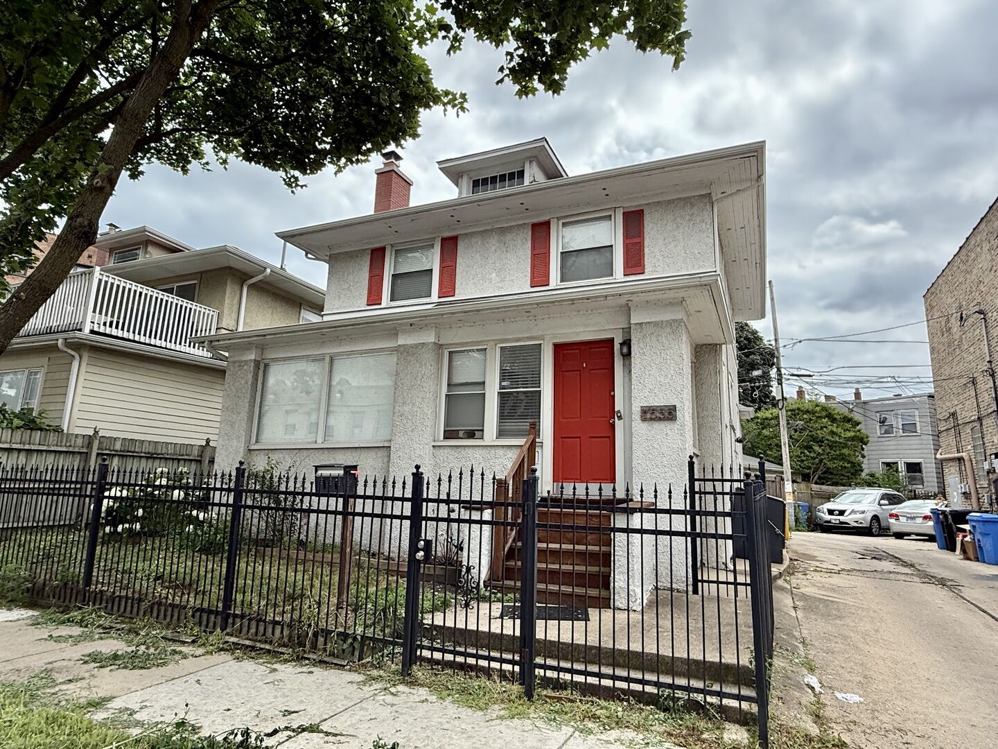 Property Photo:  7555 N Rogers Avenue  IL 60626 