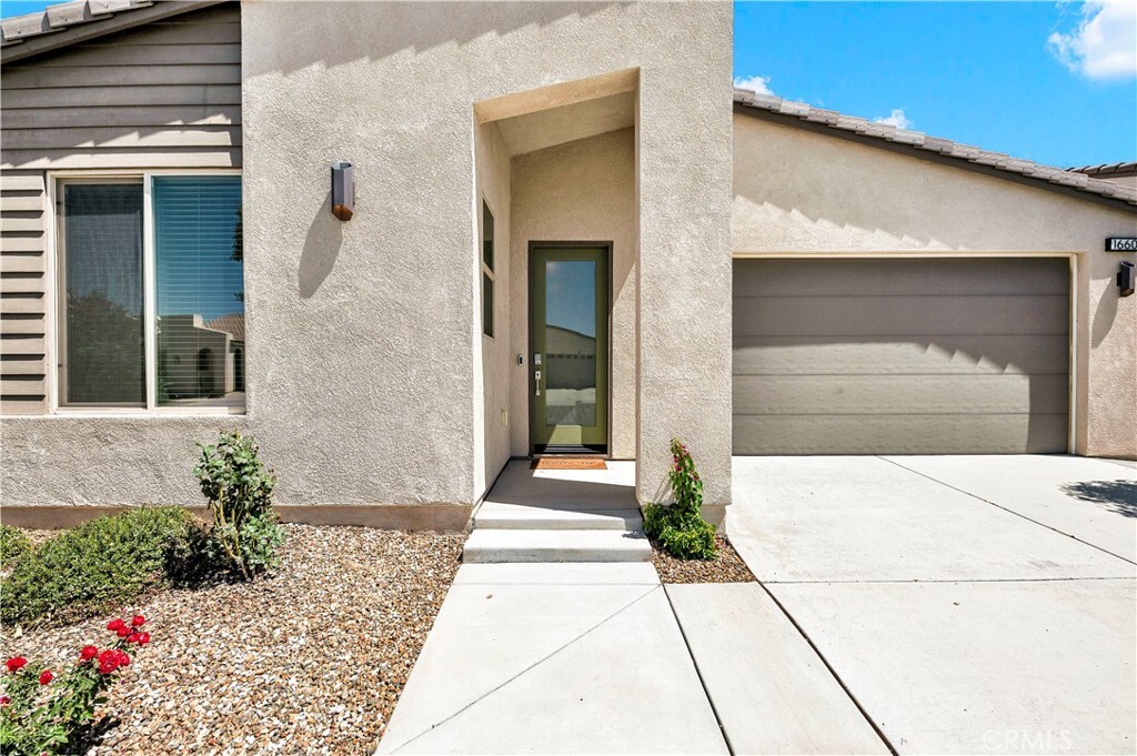 Property Photo: 1660 Capri Way CA 92223