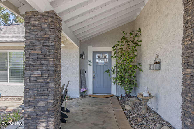 Property Photo: 724 American Oaks Avenue CA 91320