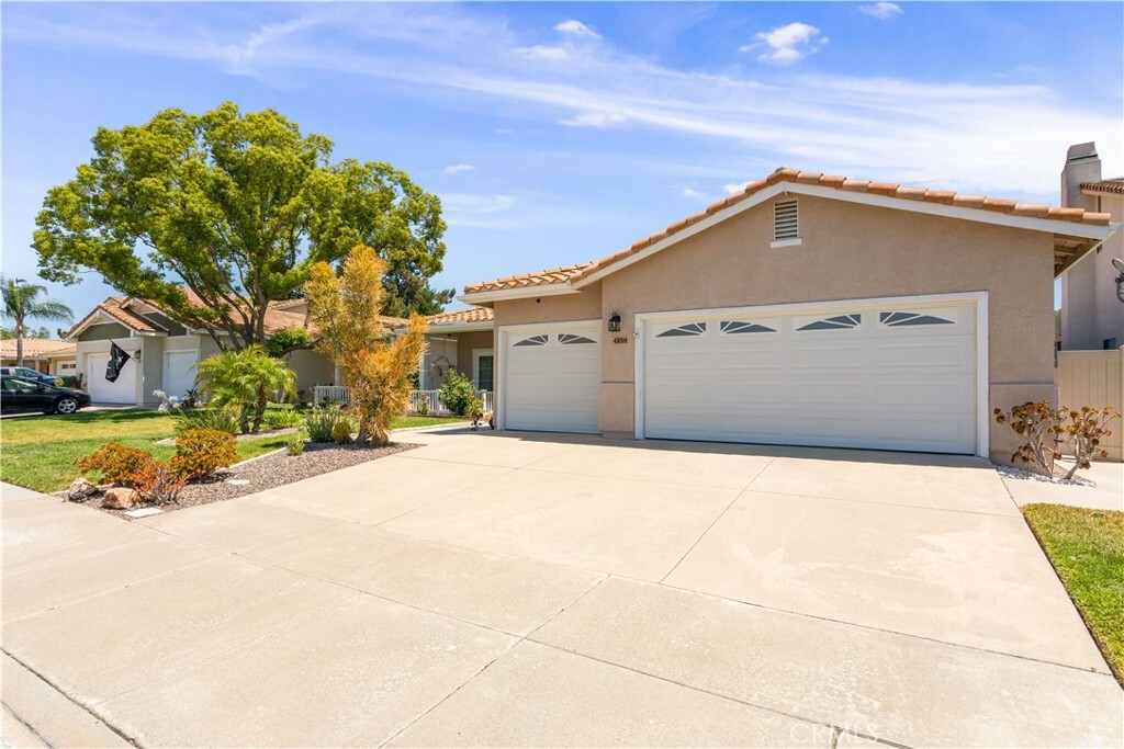 Property Photo:  41814 Corte Lara  CA 92592 