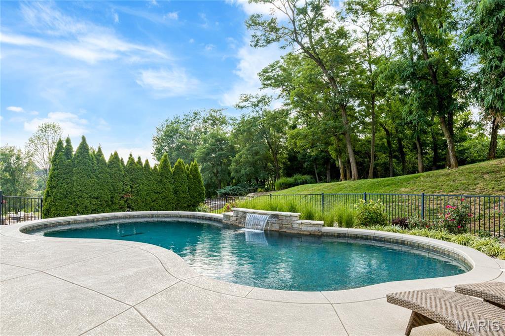 Property Photo: 5319 Lancelot Drive MO 63304