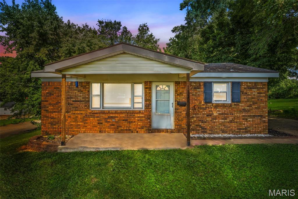 Property Photo: 111 6th Street MO 63601