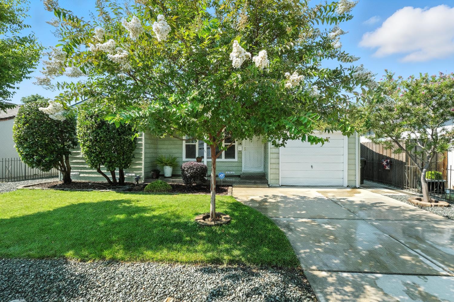 Property Photo:  1430 38th Avenue  CA 95822 
