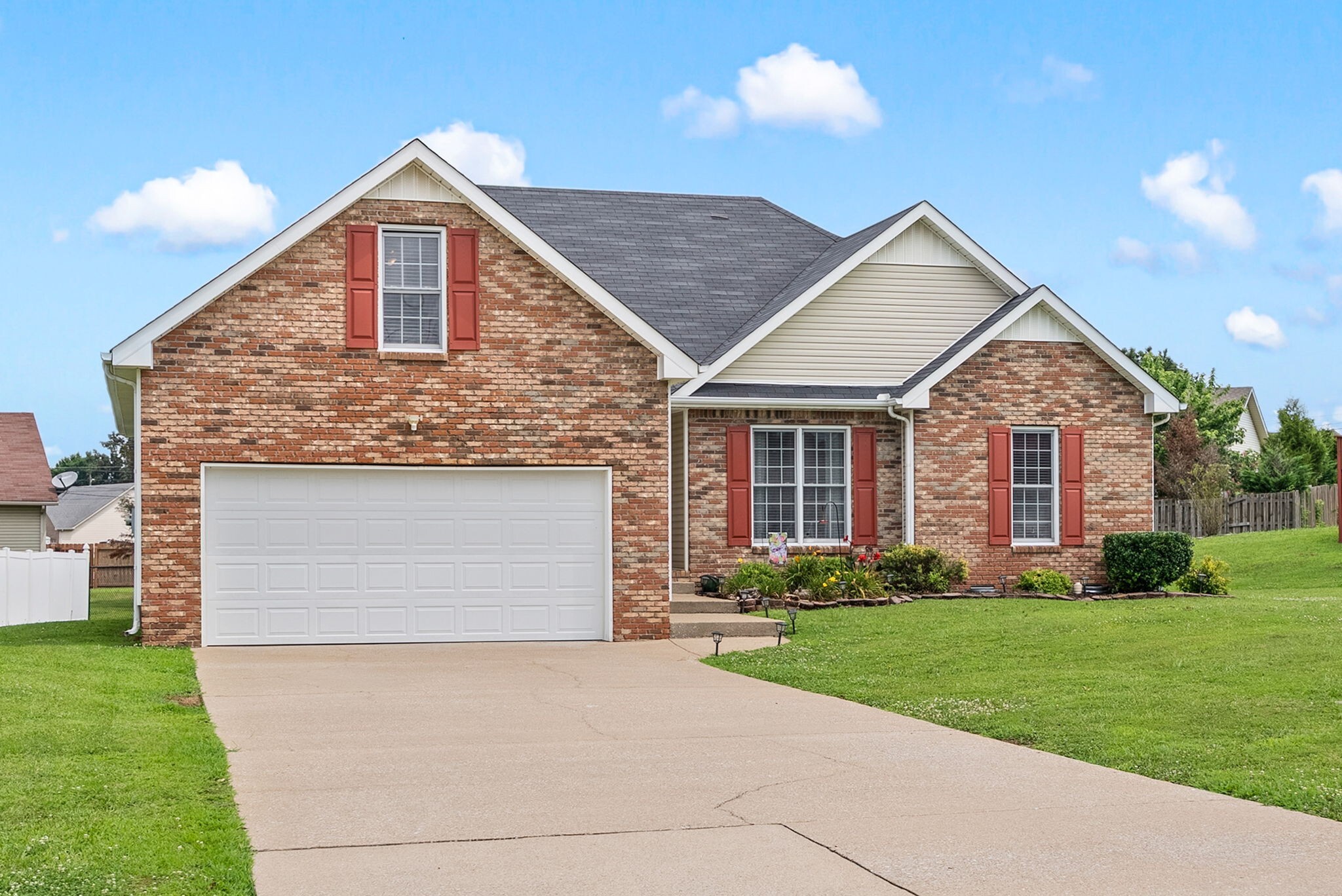 Property Photo: 655 Stonewall Ln TN 37040