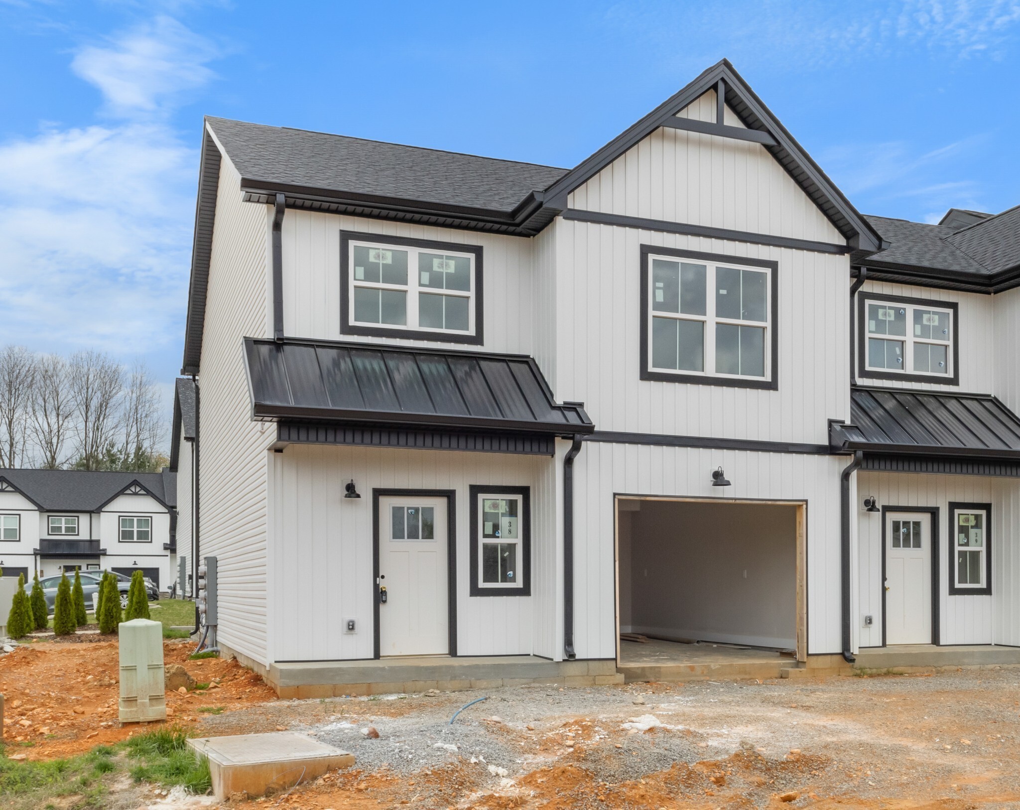 Property Photo: 166 Sango Dr Bldg 5 40 TN 37043