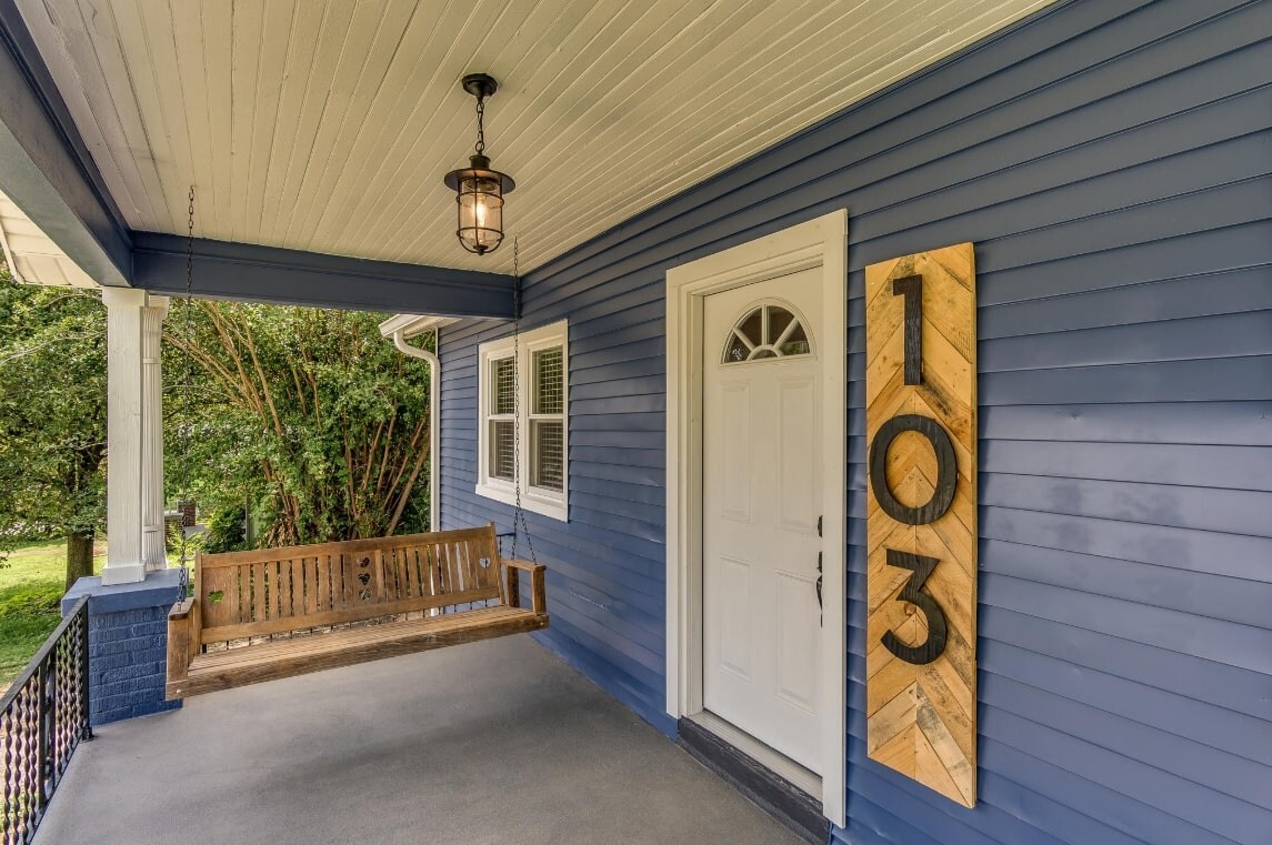 Property Photo: 103 Rose St TN 37210