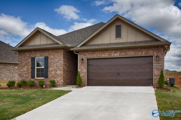 Property Photo: 15594 Mizewell Lane NW AL 35749