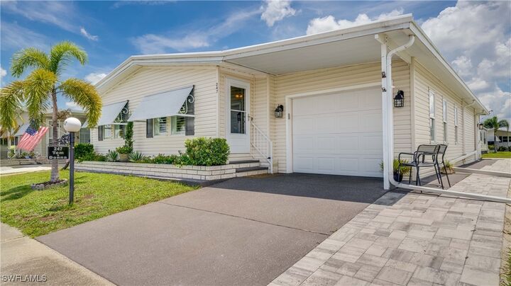 Property Photo:  247 Lakeside Drive  FL 33903 