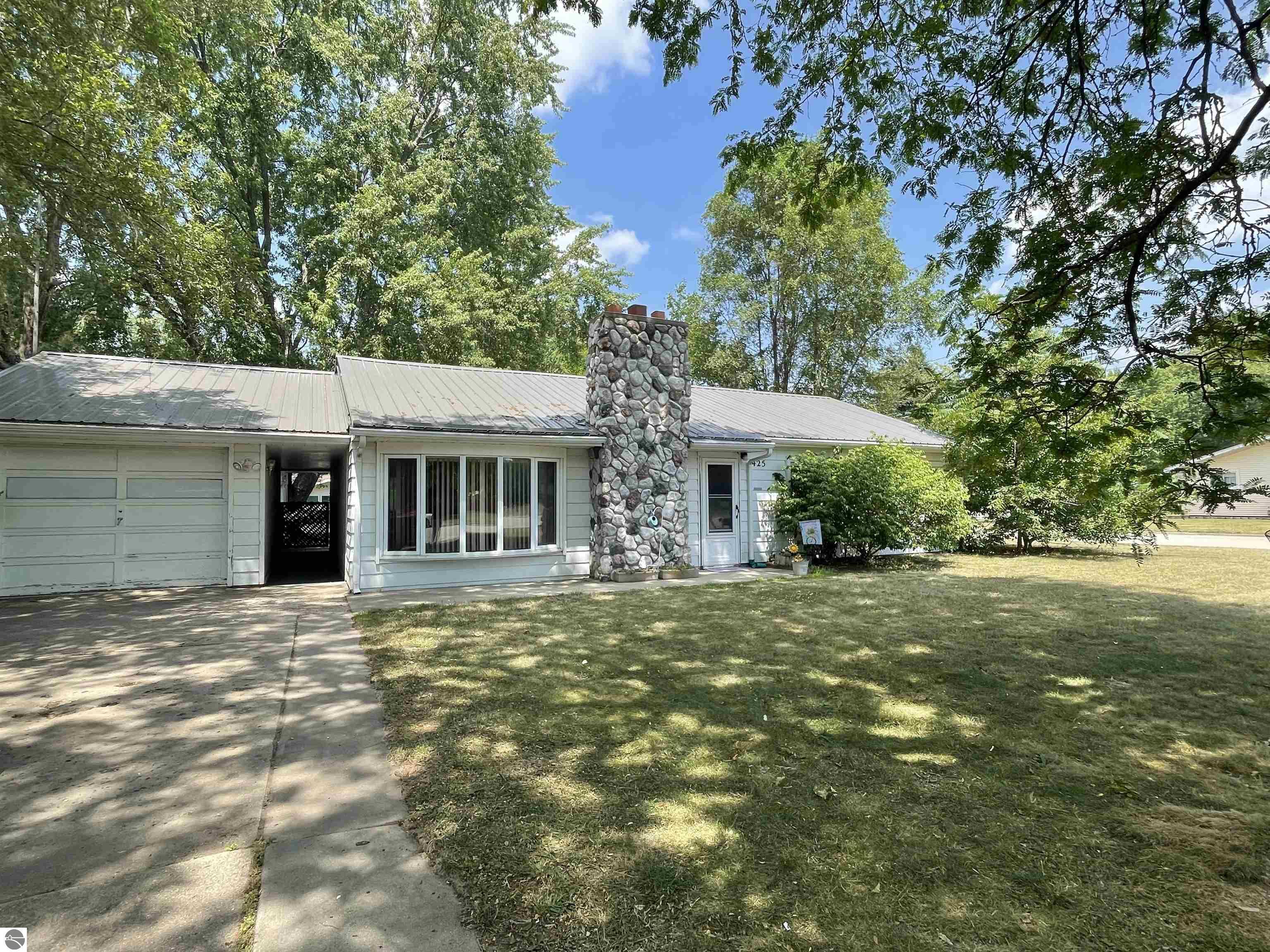 Property Photo:  425 Orchard Avenue  MI 48617 