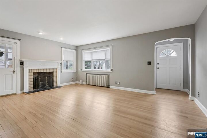 Property Photo: 86 Parkway NJ 07662