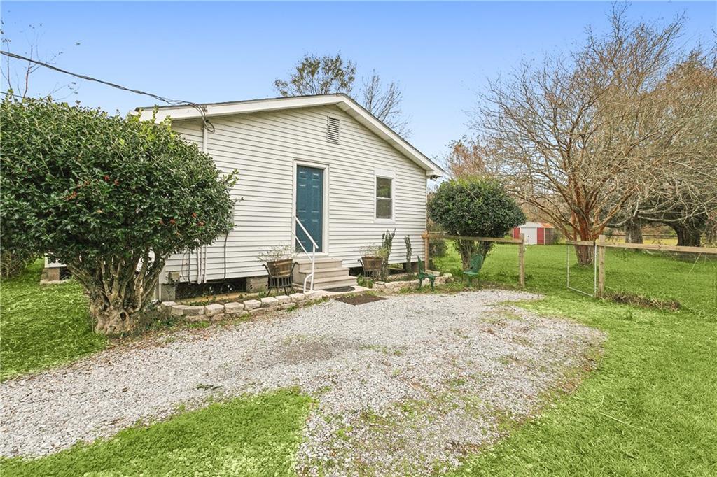 Property Photo: 9660 Patterson Rd Road LA 70131