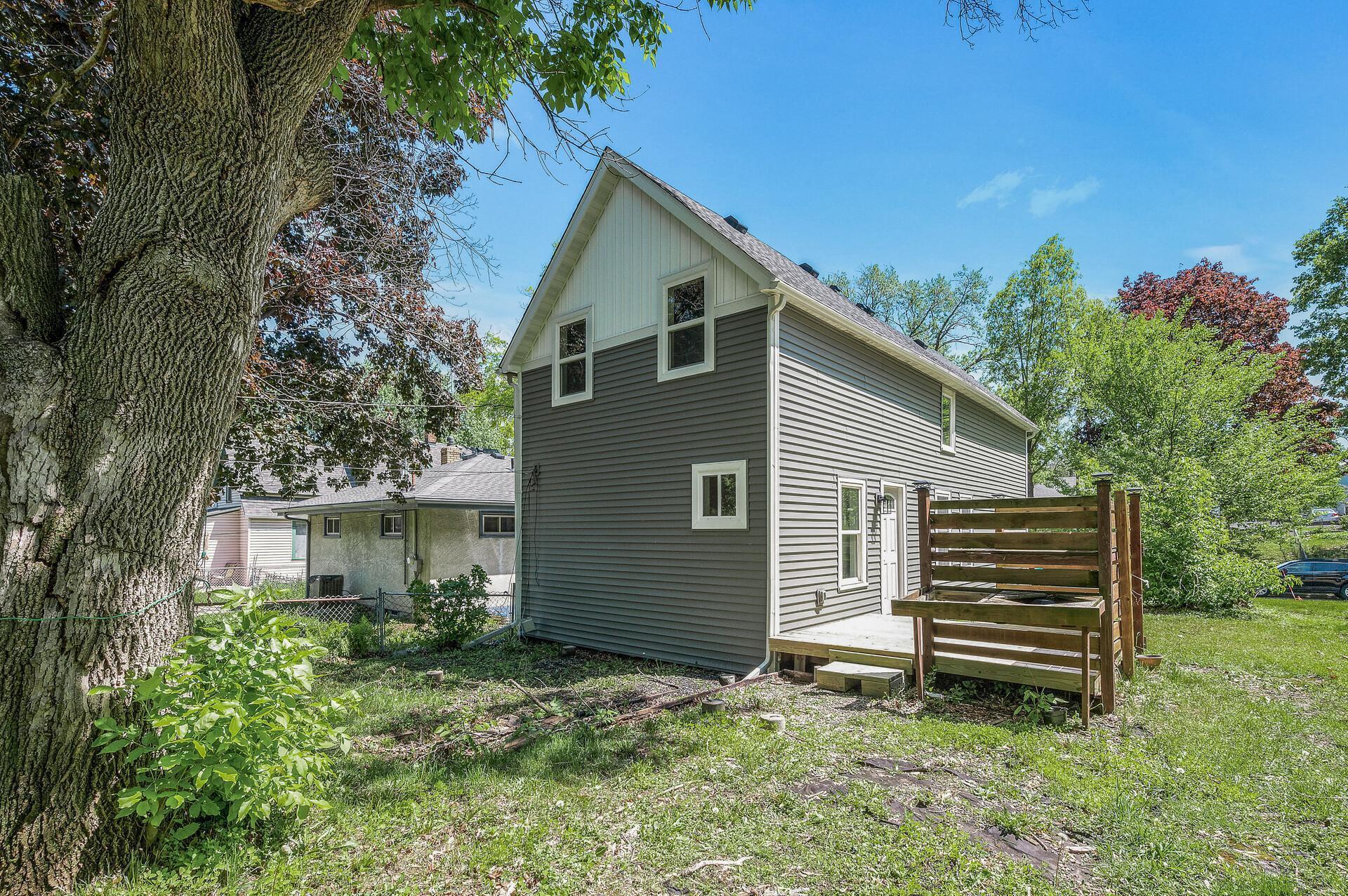Property Photo: 1415 Galtier Street MN 55117